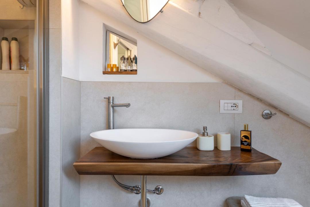 Photo of Bathroom in Magenta