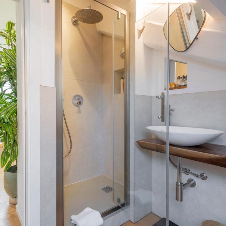 Photo of Bathroom in Magenta