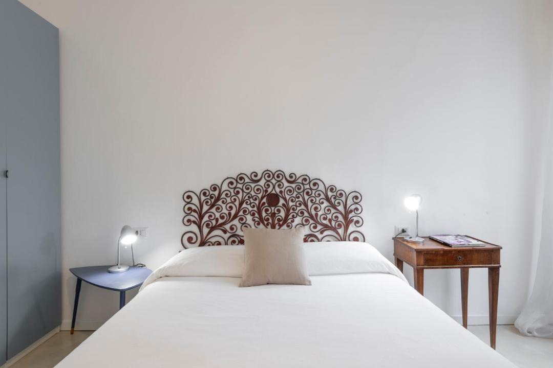 Photo of Bedroom in Magenta
