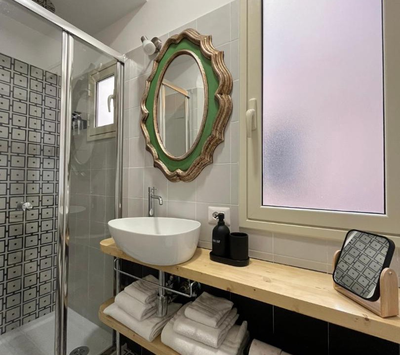 Photo of Bathroom in Esquilino