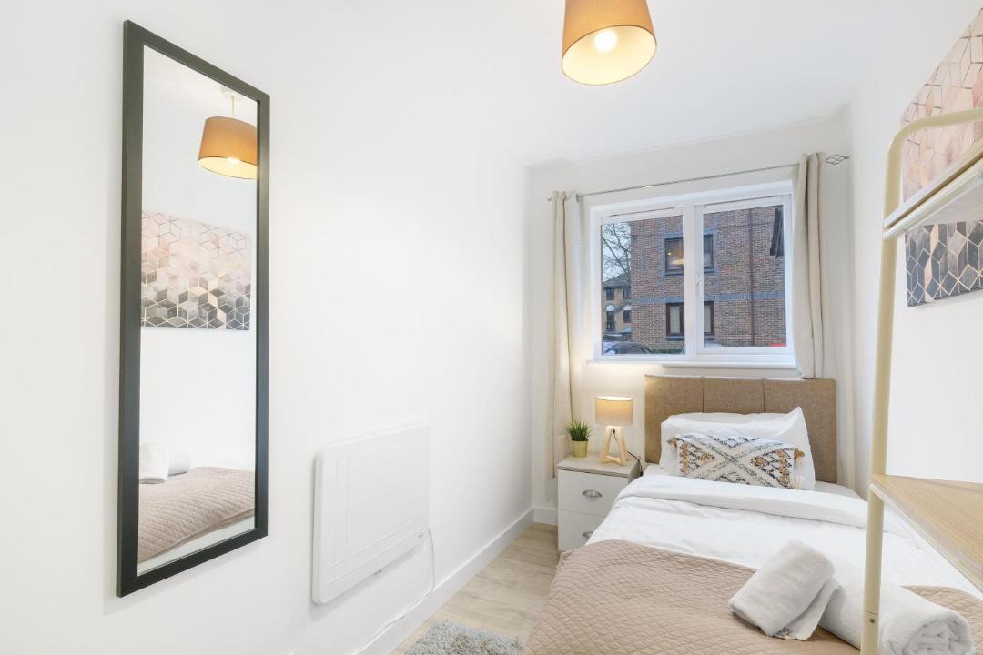 Photo of Bedroom in Island Gardens