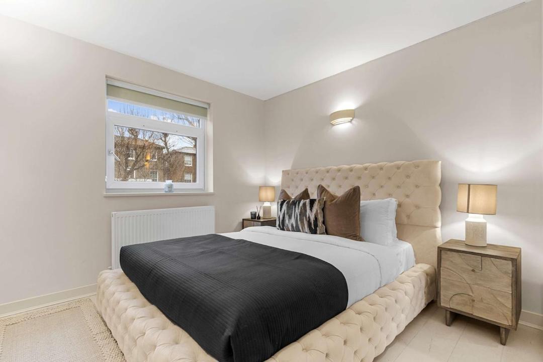 Photo of Bedroom in Queen's Park