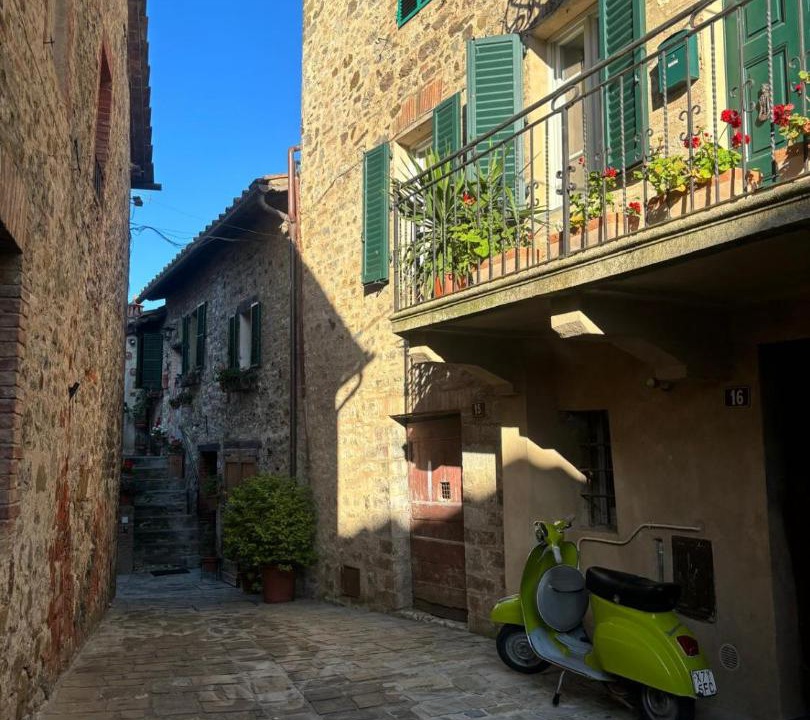 Photo of Buildings in Nusenna