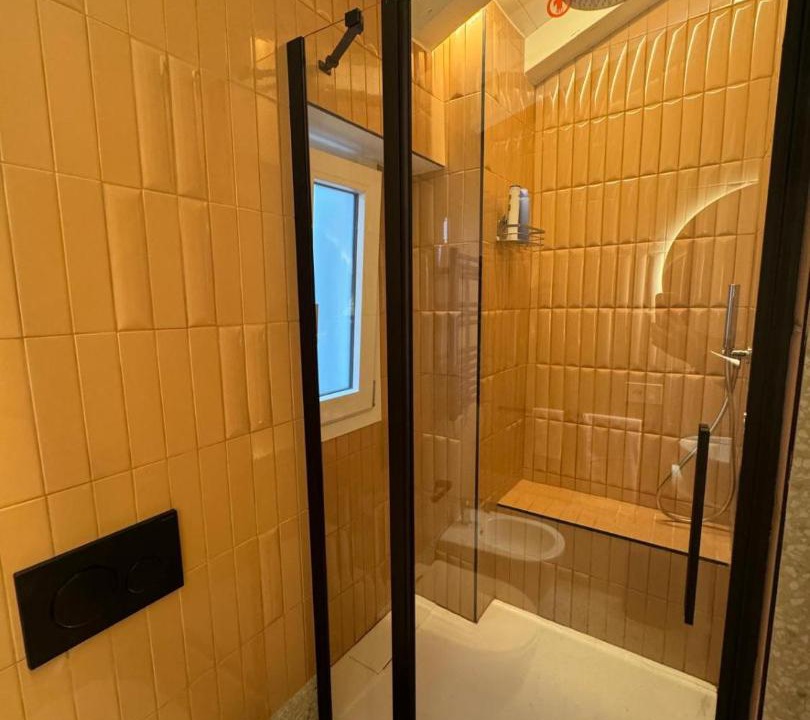 Photo of Bathroom in Sale Marasino