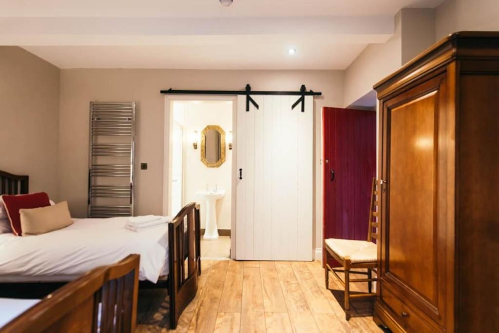 Photo of Bedroom in Bailliesmill