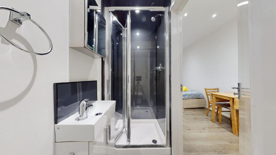 Photo of Bathroom in Mapesbury