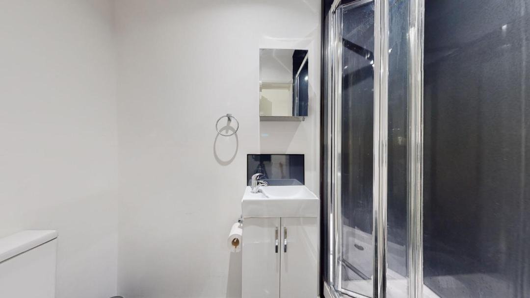 Photo of Bathroom in Mapesbury