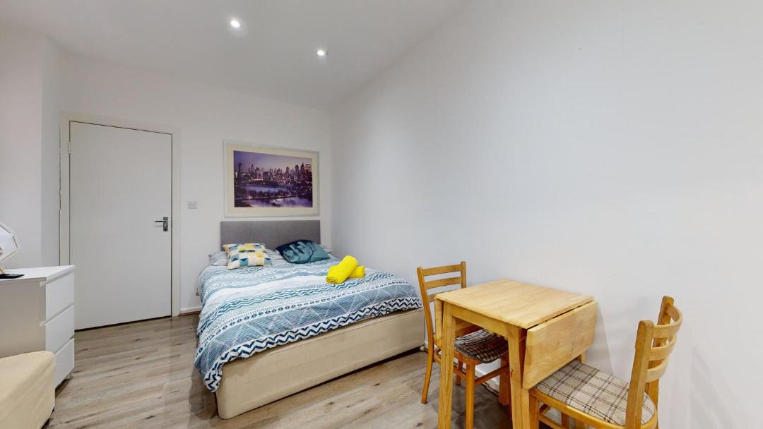 Photo of Bedroom in Mapesbury