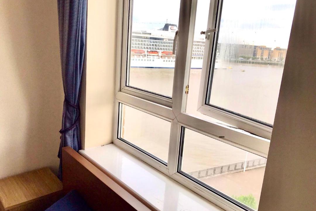 Photo of Bedroom in Island Gardens