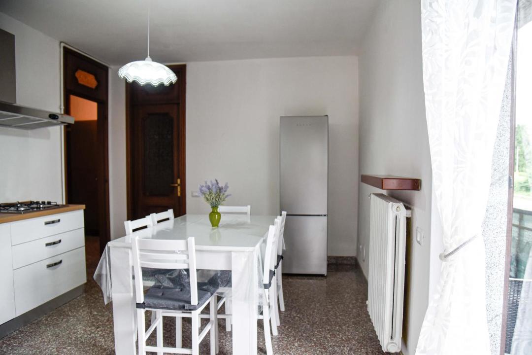 Photo of Kitchen in Roe