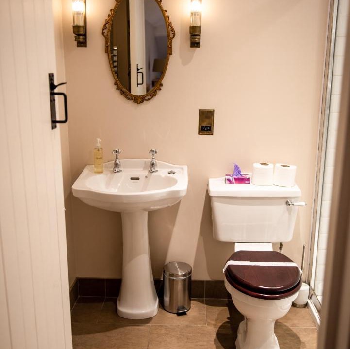 Photo of Bathroom in Bailliesmill