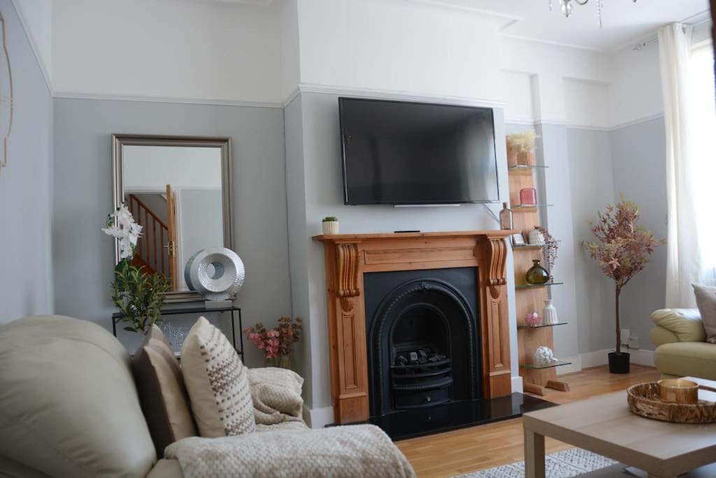 Photo of Livingroom in Bowes