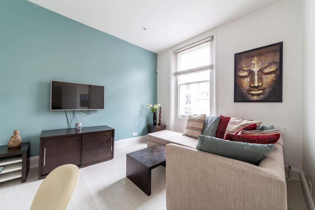 Photo of Livingroom in Bayswater