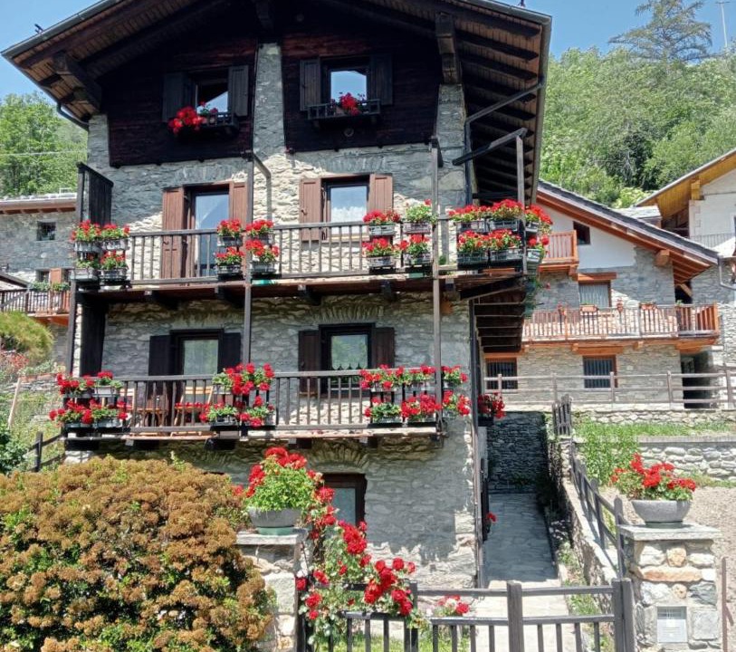 Photo of Buildings in Allein