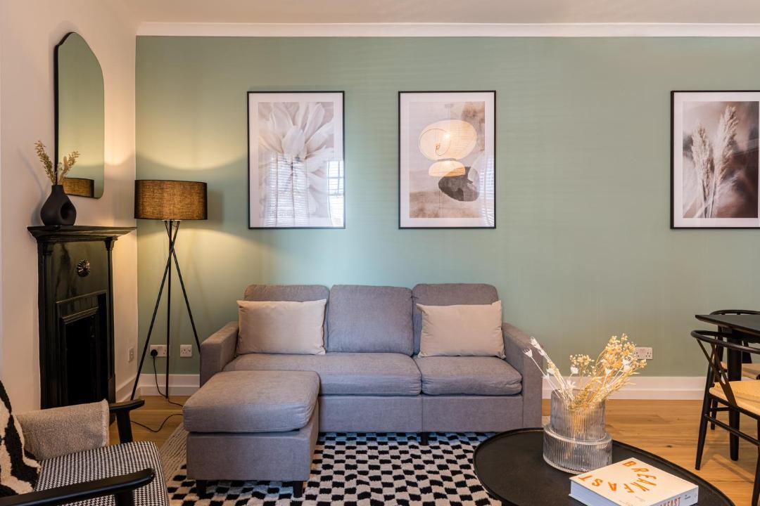 Photo of Livingroom in Brompton & Hans Town