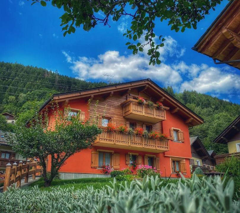 Photo of Buildings in Valdisotto
