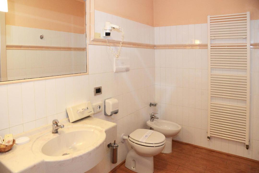 Photo of Bathroom in Crema