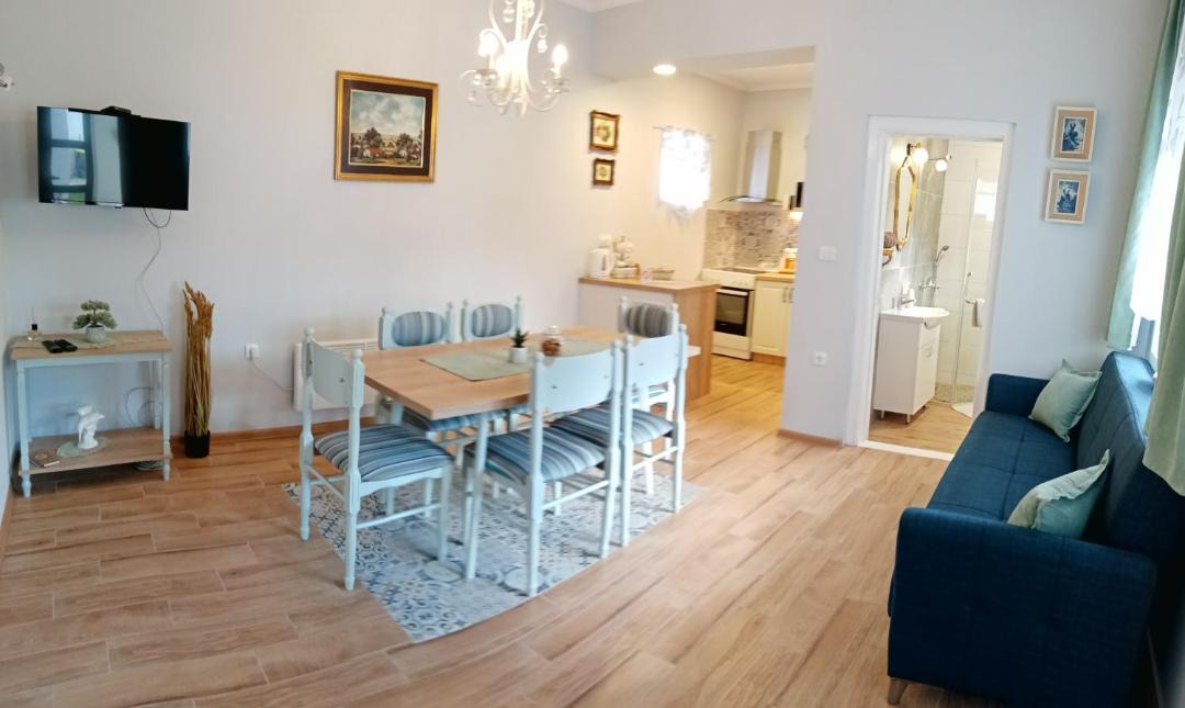 Photo of Livingroom in Backi Monostor