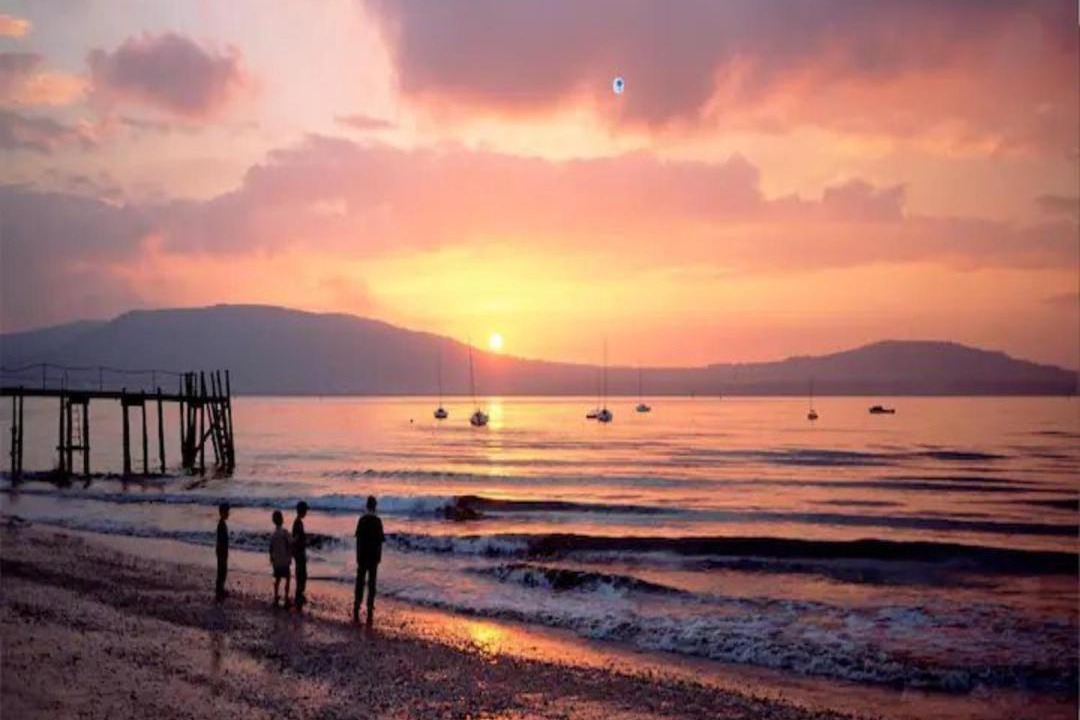 Photo of Others in Holywood