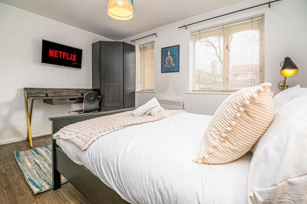 Photo of Bedroom in Island Gardens
