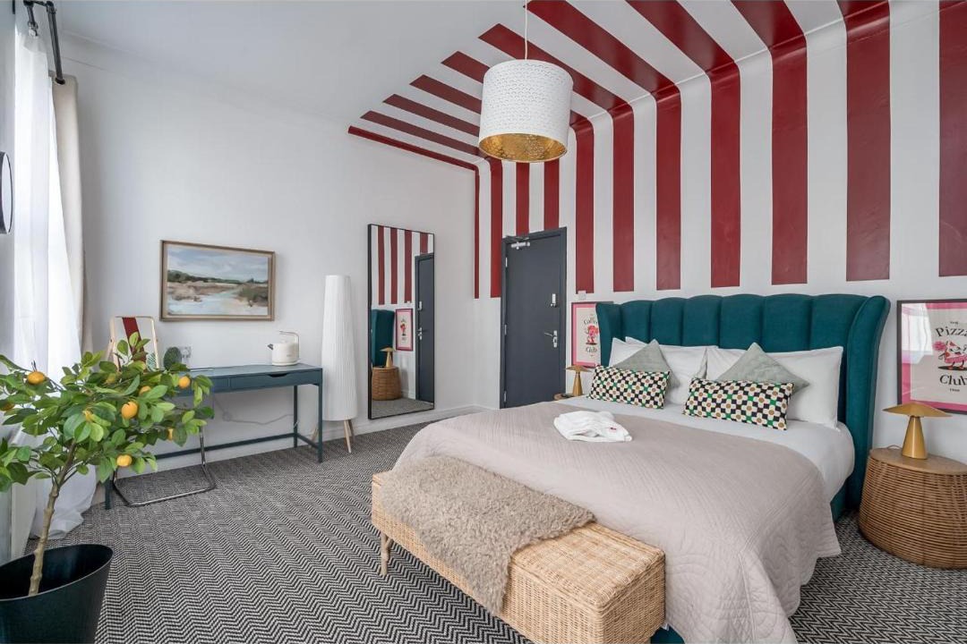 Photo of Bedroom in Queens Quarter