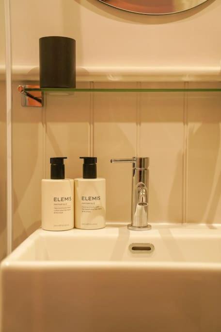 Photo of Bathroom in Compton Dando
