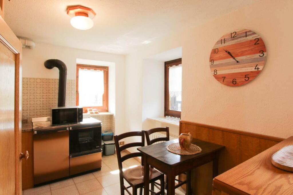 Photo of Livingroom in Allein