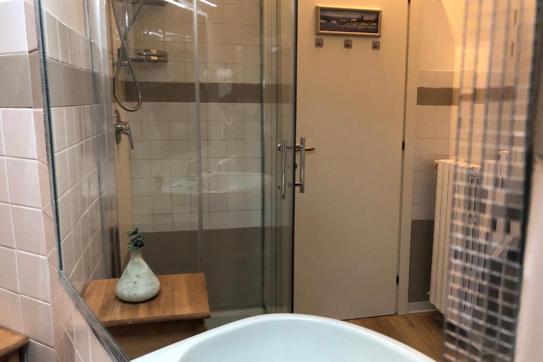 Photo of Bathroom in Marone