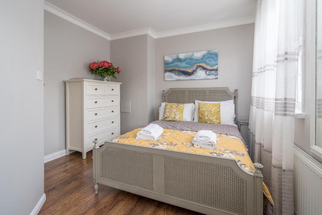 Photo of Bedroom in Island Gardens