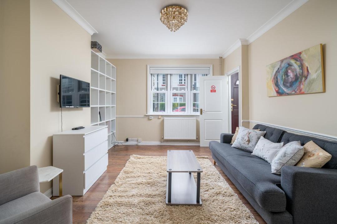 Photo of Livingroom in Island Gardens