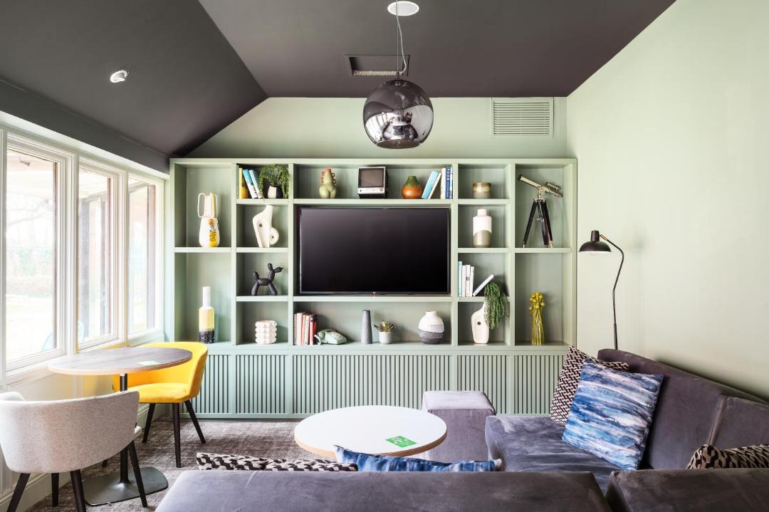 Photo of Livingroom in Aldermaston Wharf