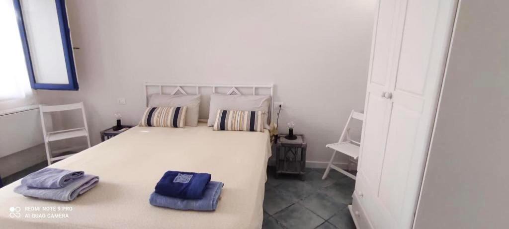 Photo of Bedroom in Marettimo