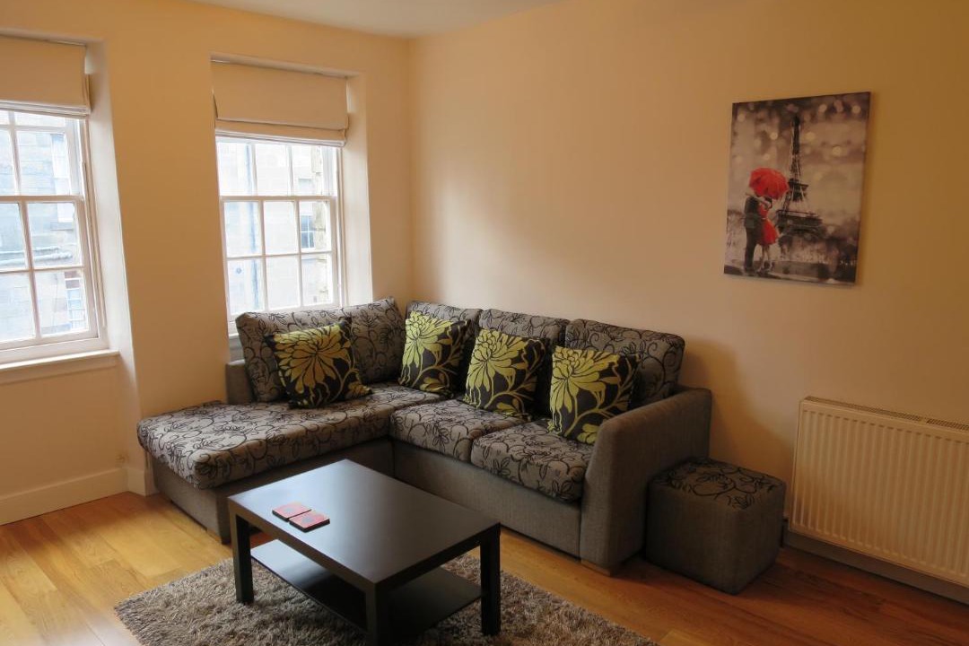 Photo of Livingroom in Newington