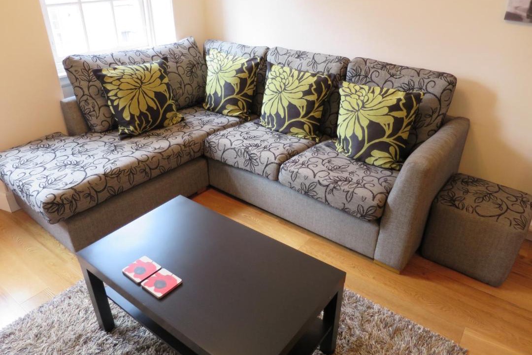 Photo of Livingroom in Newington