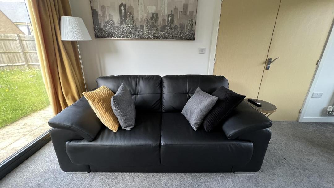 Photo of Livingroom in Newport Pagnell