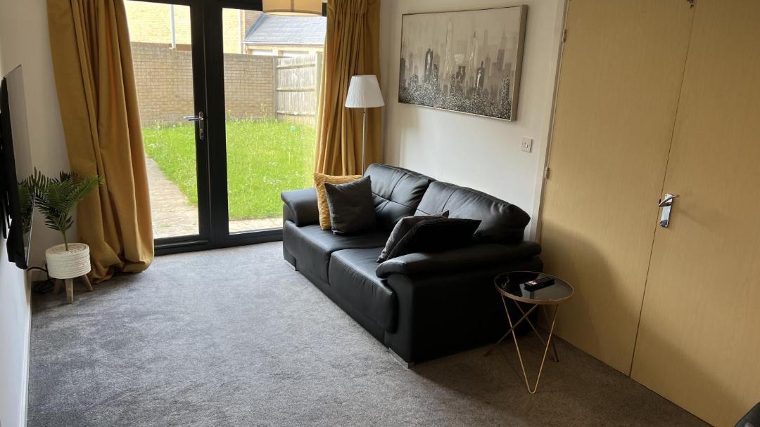 Photo of Livingroom in Newport Pagnell