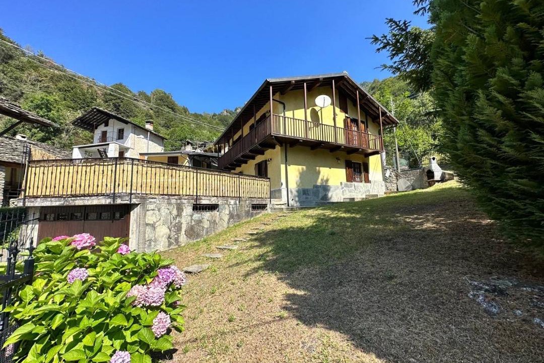 Photo of Buildings in Ribordone