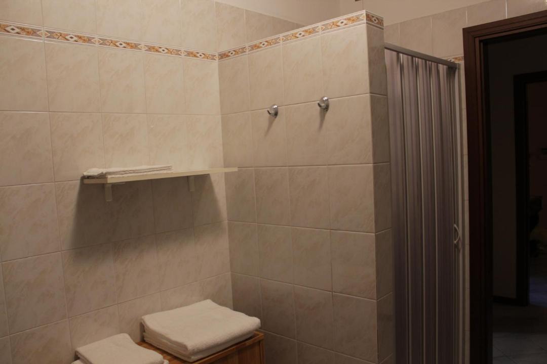 Photo of Bathroom in Curtatone
