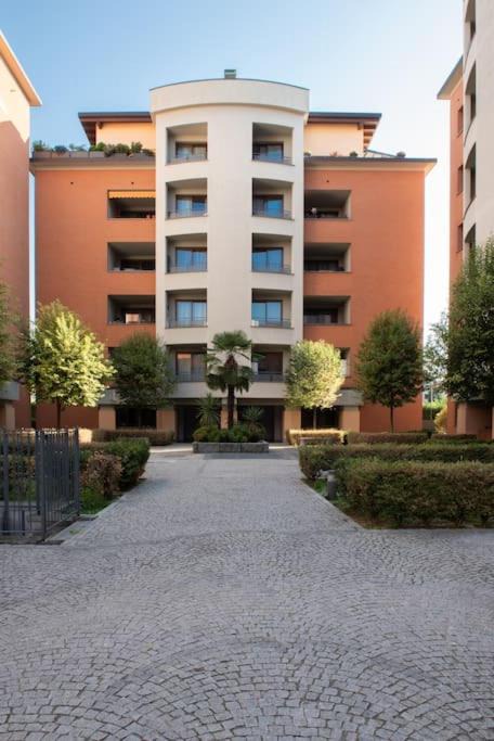 Photo of Buildings in Seriate