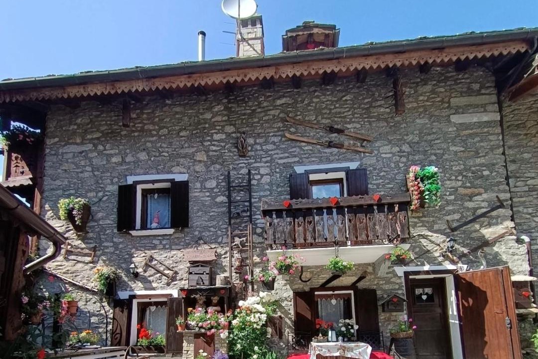 Photo of Buildings in Pallusieux