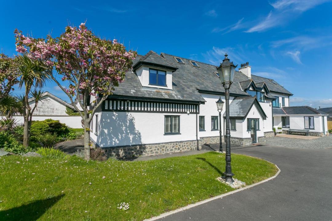 Photo of Buildings in Trearddur Bay