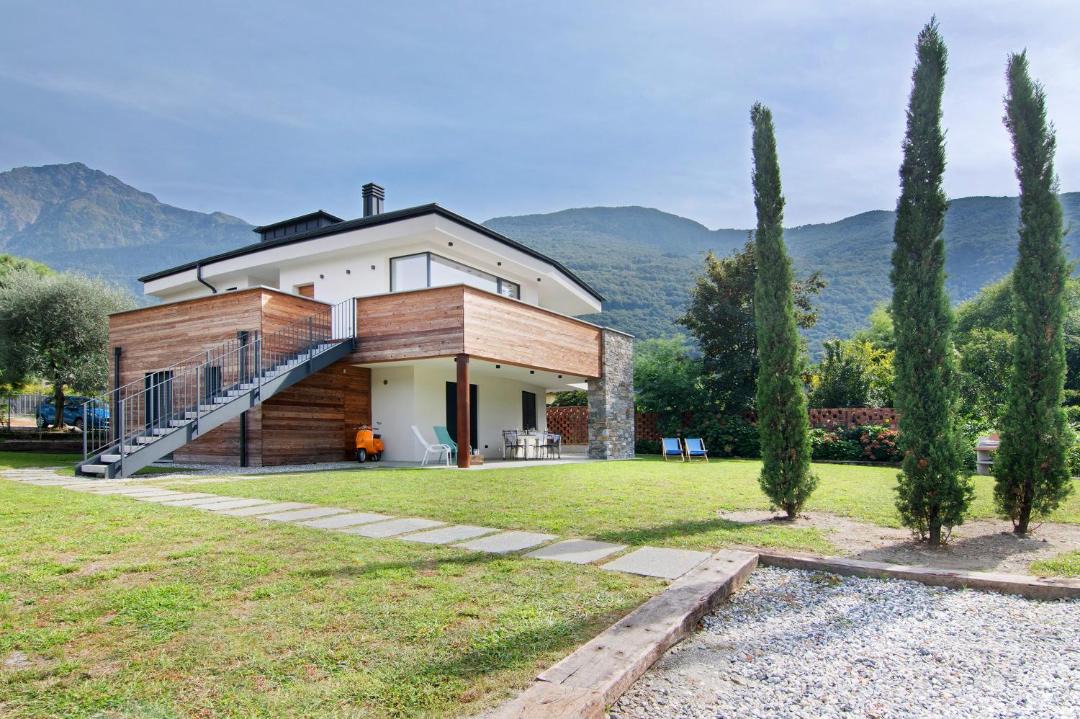 Photo of Buildings in Colico