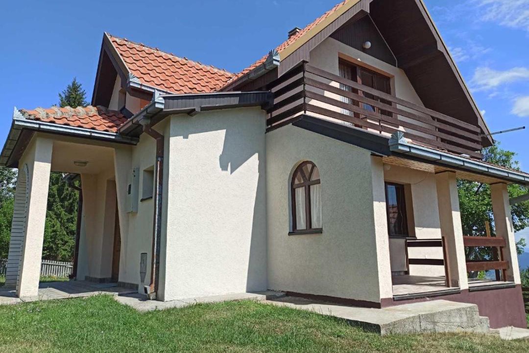 Photo of Buildings in Beserovina