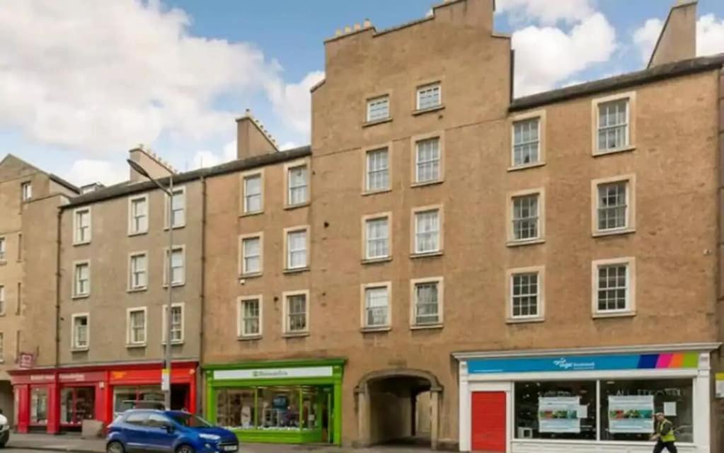Photo of Buildings in Newington