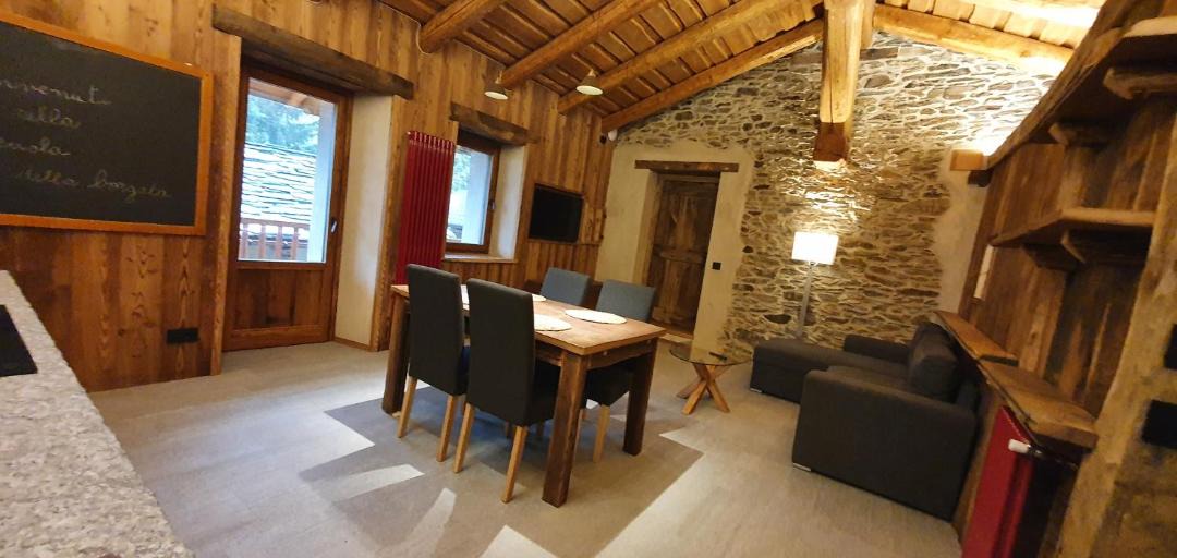 Photo of Livingroom in San Damiano Macra