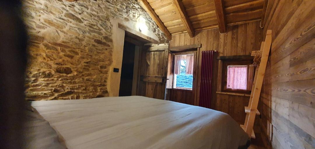 Photo of Bedroom in San Damiano Macra