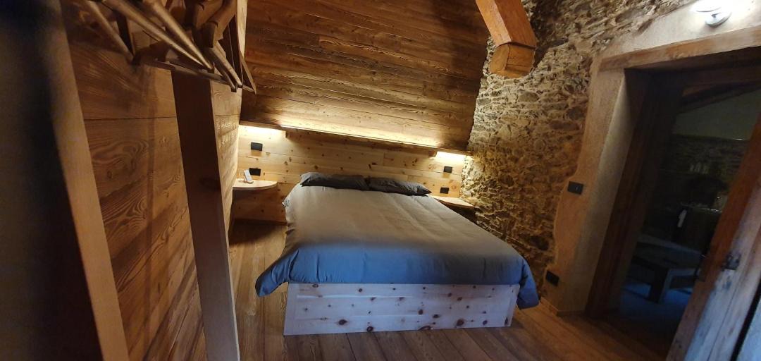 Photo of Bedroom in San Damiano Macra