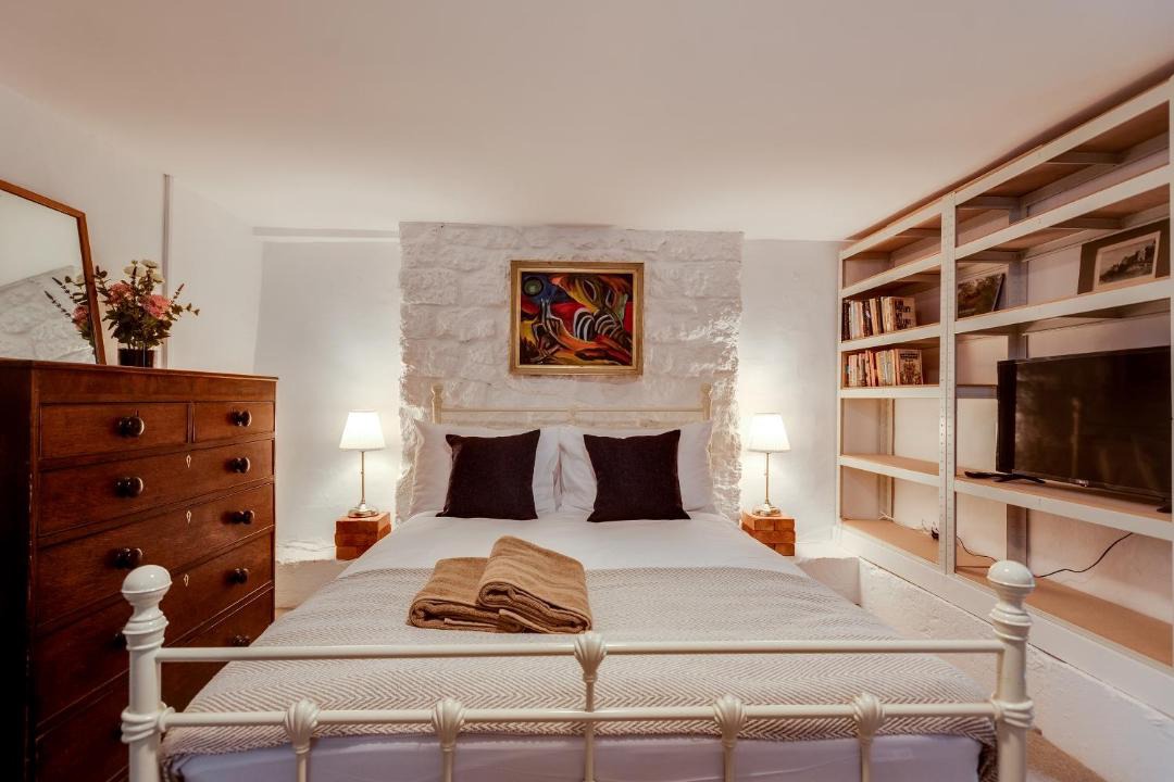 Photo of Bedroom in Summertown