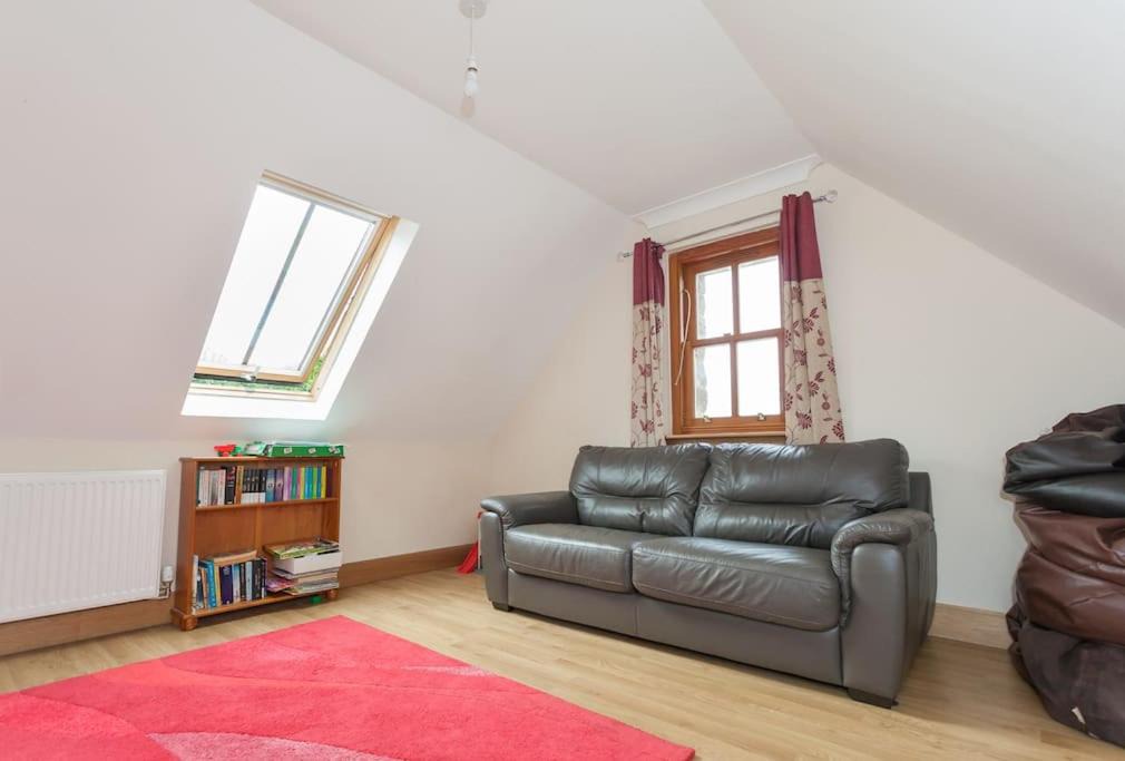 Photo of Livingroom in Linlithgow