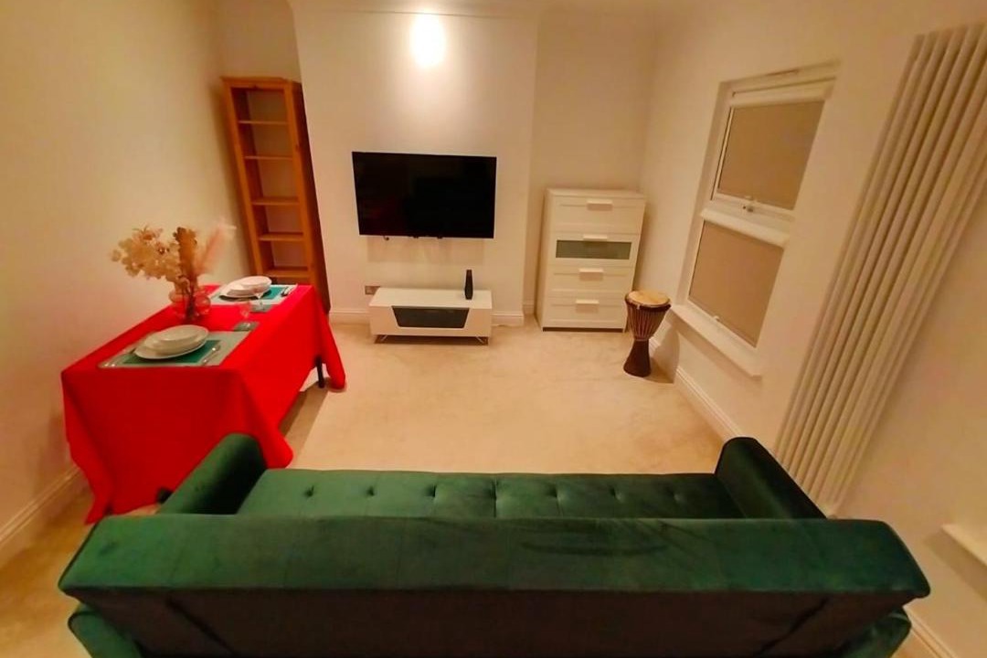 Photo of Livingroom in Leyton